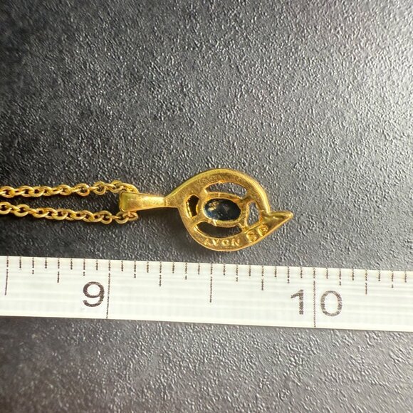 Avon Gold Tone Necklace With Rhinestone & Blue Glass Accent Pendant Elegant Jewe - Picture 7 of 7